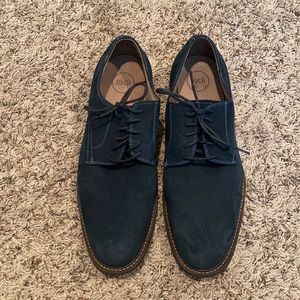 1901 navy suede shoes size 11.5